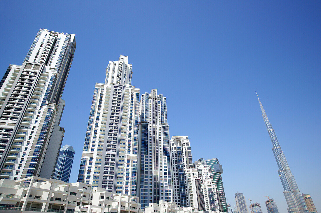 Business Bay buildings and Burj Khalifa, Burj Chalifa, Dubai, UAE, United Arab Emirates, Middle East, Asia