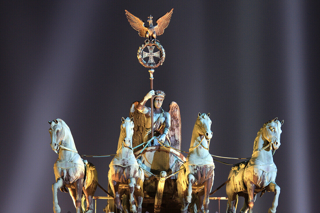 Quadriga am Brandenburger Tor an Silvester, Berlin, Deutschland, Europa