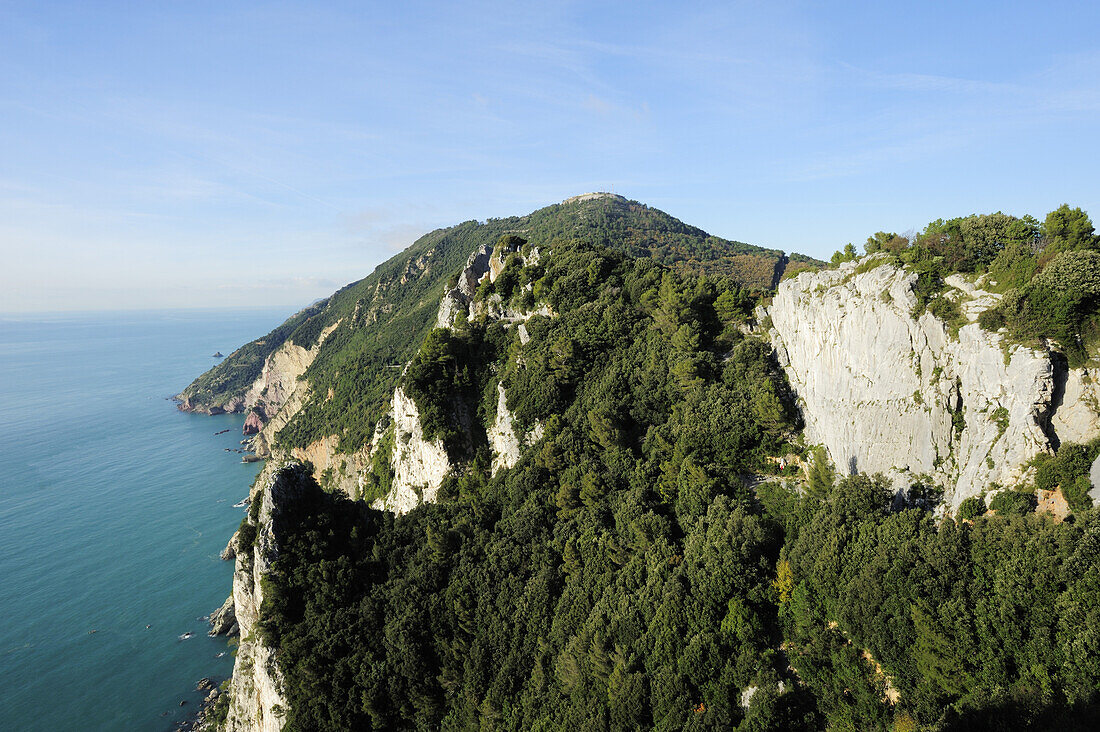 Steep coast at the Mediterranean, natural park Porto Venere, national park Cinque Terre, UNESCO world heritage site, Liguria, Italy
