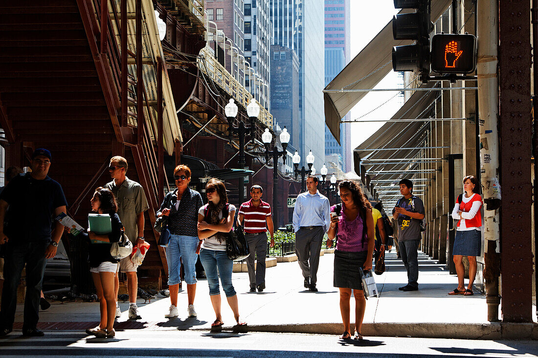 Street scene, Lake Street, Chicago, Illinois, USA