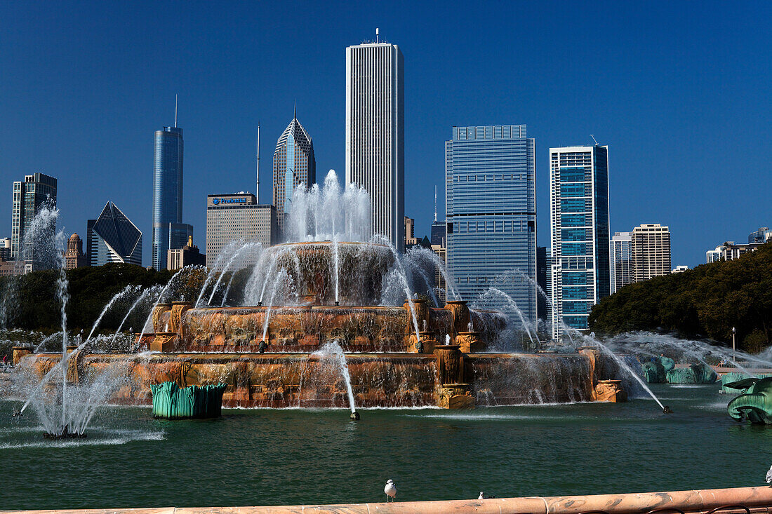 Buckingham Fountain, Grant Park, Chicago, Illinois, USA