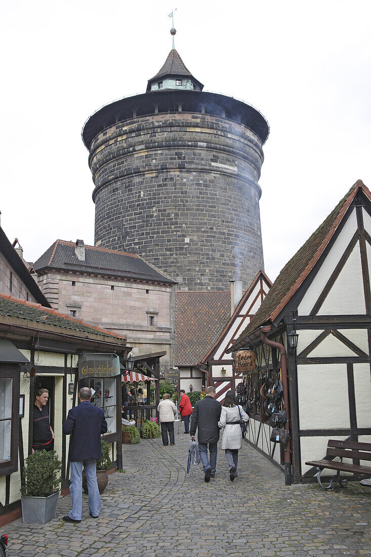 Tourists in the Handwerkerhof, Crafts yard, Nuremberg, Franconia, Bavaria, Germany