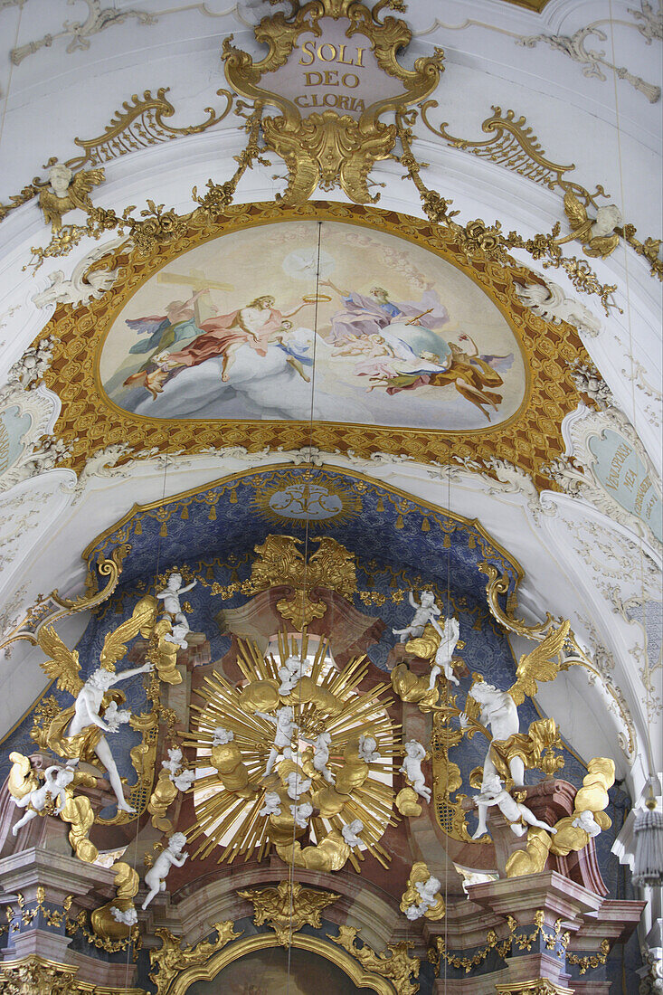 Klosterkirche Maria Himmelfahrt, gestaltet im Barock von Johann Baptist Zimmermann, Dietramszell, Oberbayern, Bayern, Deutschland