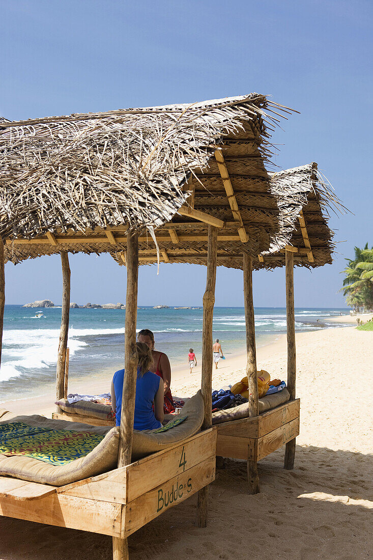 Budde's am Strand von Hikkaduwa, Sri Lanka