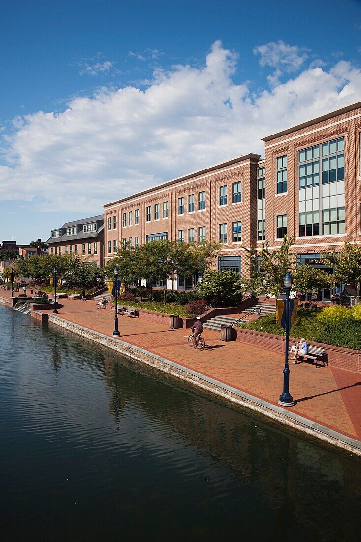 USA, Maryland, Frederick, Carroll Creek Park, creekside buildings