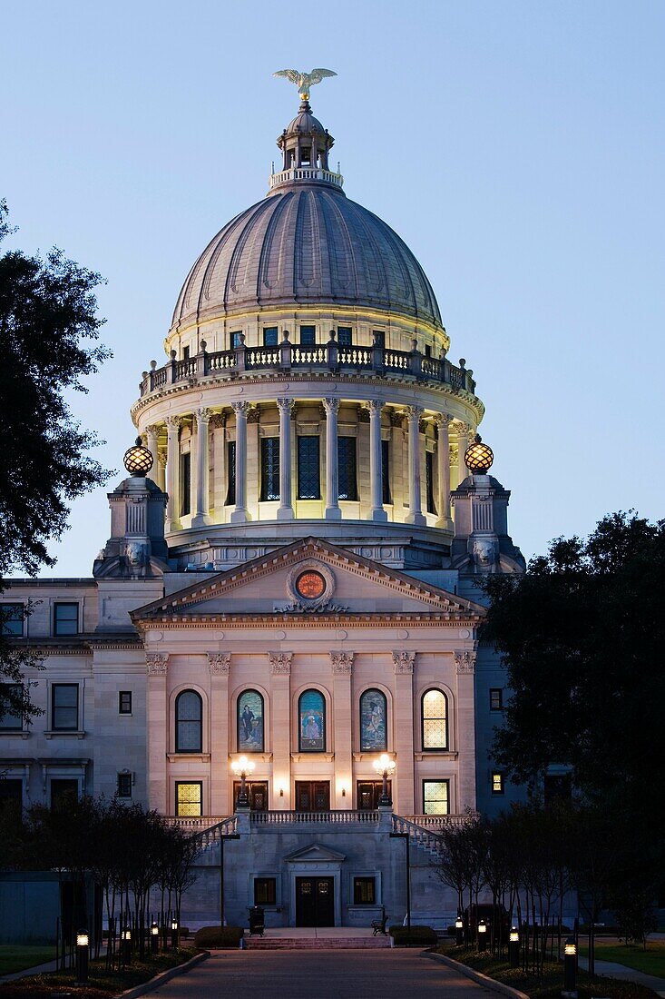 USA, Mississippi, Jackson, Mississippi State Capitol, dawn