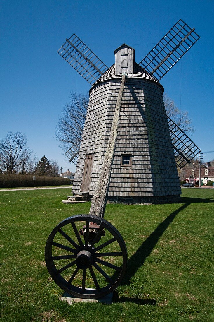 USA, New York, Long Island, The Hamptons, Water Mill, view of colonial-era water mill