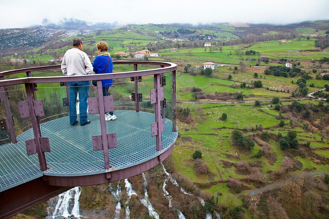 Mirador cascadas del Gándara, La Gándara, Parque Natural Collados del Asón, Cantabria, Valle de Soba, Cantabria