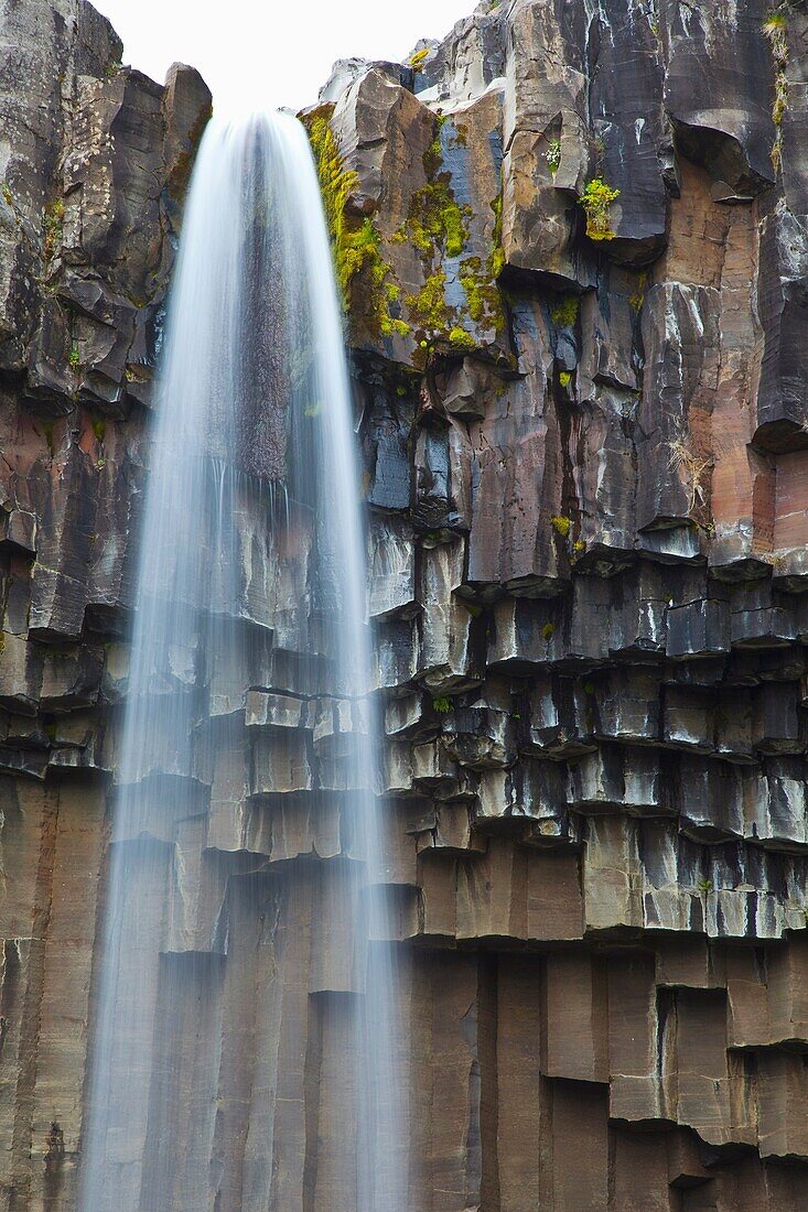 Cascada Svartifoss, Parque Nacional Skaftafell, Islandia