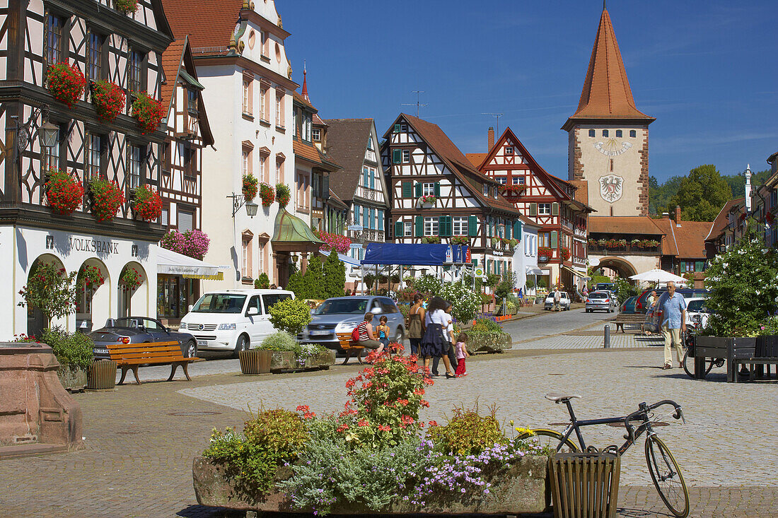 Marktplatz und Obertor in Gengenbach, Sommer, Gengenbach, Ortenaukreis, Schwarzwald, Baden-Württemberg, Deutschland, Europa