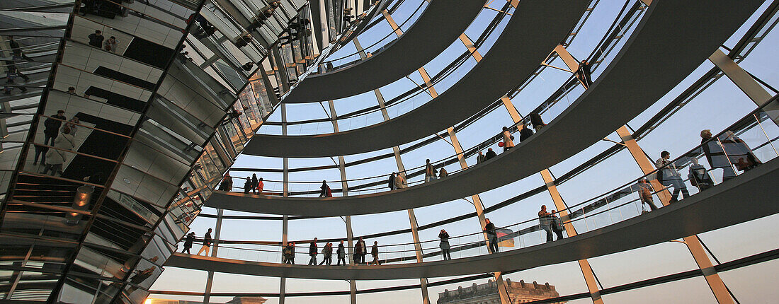 Reichstagskuppel, Regierungsviertel, Berlin, Deutschland