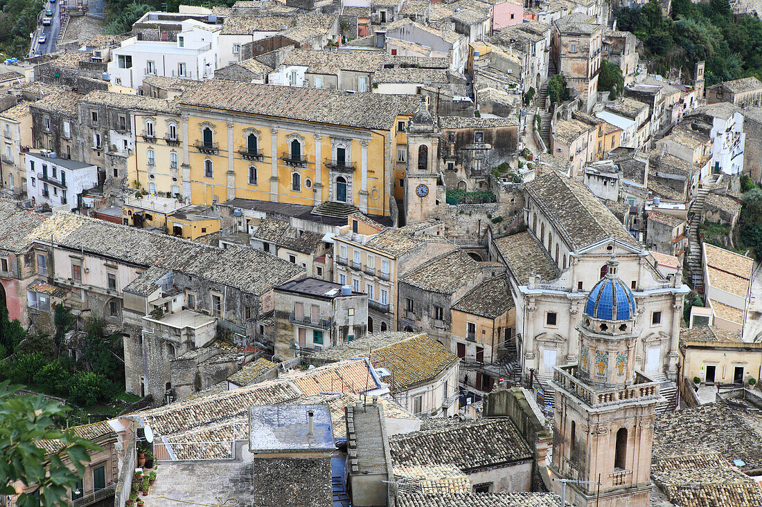 Blick auf Häuser des barocken Ragusa Ibla, Provinz Ragusa, Sizilien, Italien, Europa