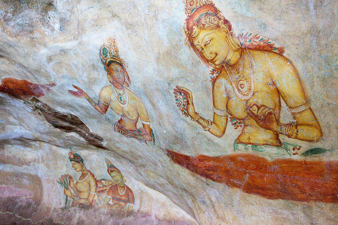 Wandmalereien der Wolkenmädchen von Sigiriya, Sigiriya, Sri Lanka, Asien