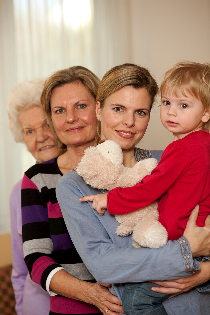 Vier Generationen Frauen einer Familie