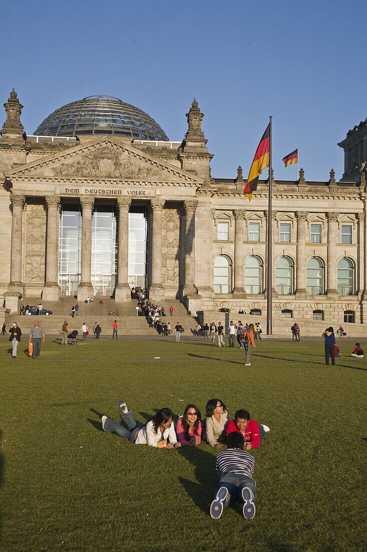 Reichstag building, outdoors in summer, people, Berlin