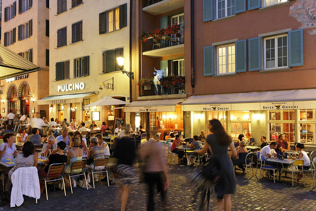 Switzerland, Zurich, Niederdorf, people, restaurants in summer, outdoor