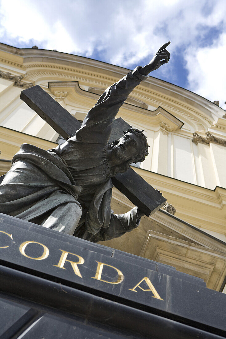 Christusstatue an der Heiligkreuzkirche, Warschau, Polen, Europa