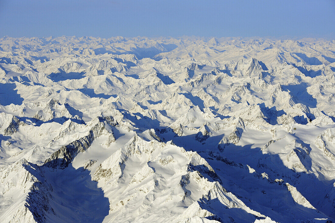 Stubaier Alpen im Winter, Luftaufnahme, Stubaier Alpen, Tirol, Österreich, Europa