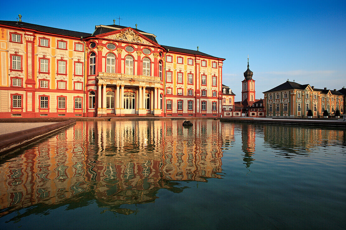 Schloss und Hofkirche, Bruchsal, Nördlicher Schwarzwald, Baden-Württemberg, Deutschland