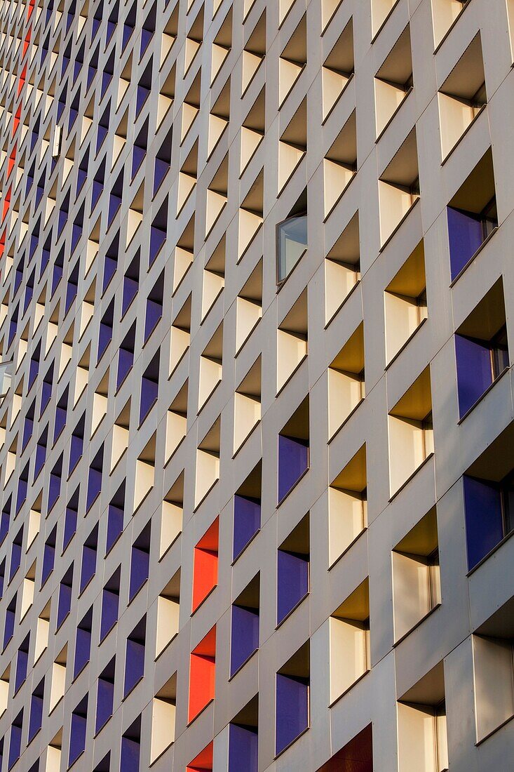 Simmons Hall, MIT, Cambridge, MA Steven Holl, architect