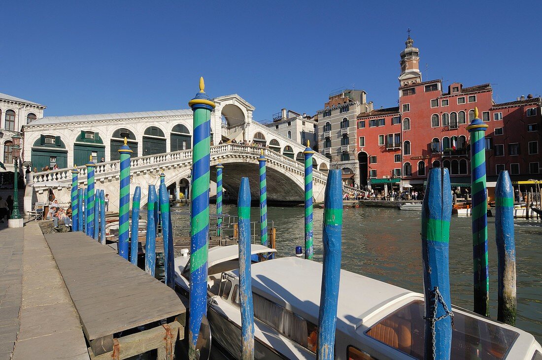 Rialto Bridge on Grand Canal Canale Grande  Rialto Bridge, Grand Canal, Venice, Veneto, Italy, Europe