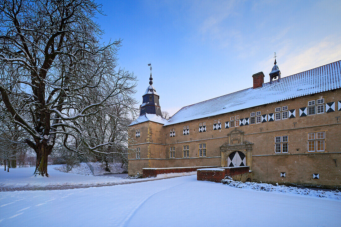 Westerwinkel moated castle, near Ascheberg, Muensterland, North Rhine-Westphalia, Germany