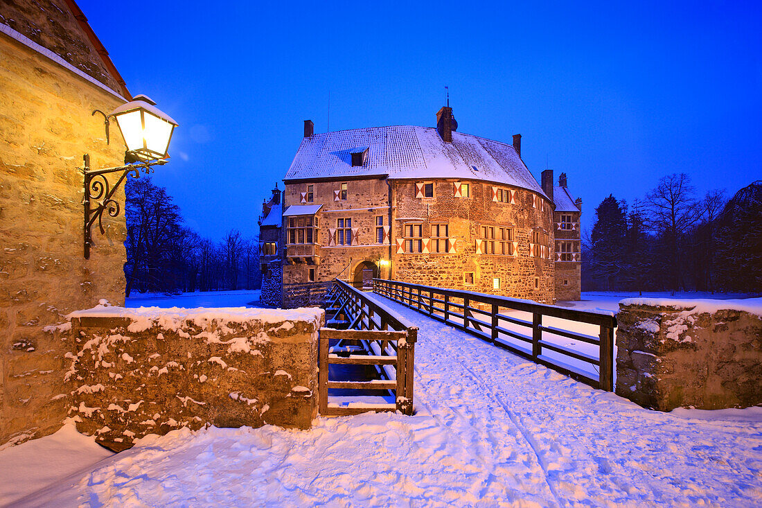 Vischering moated castle, near Luedinghausen, Muensterland, North Rhine-Westphalia, Germany