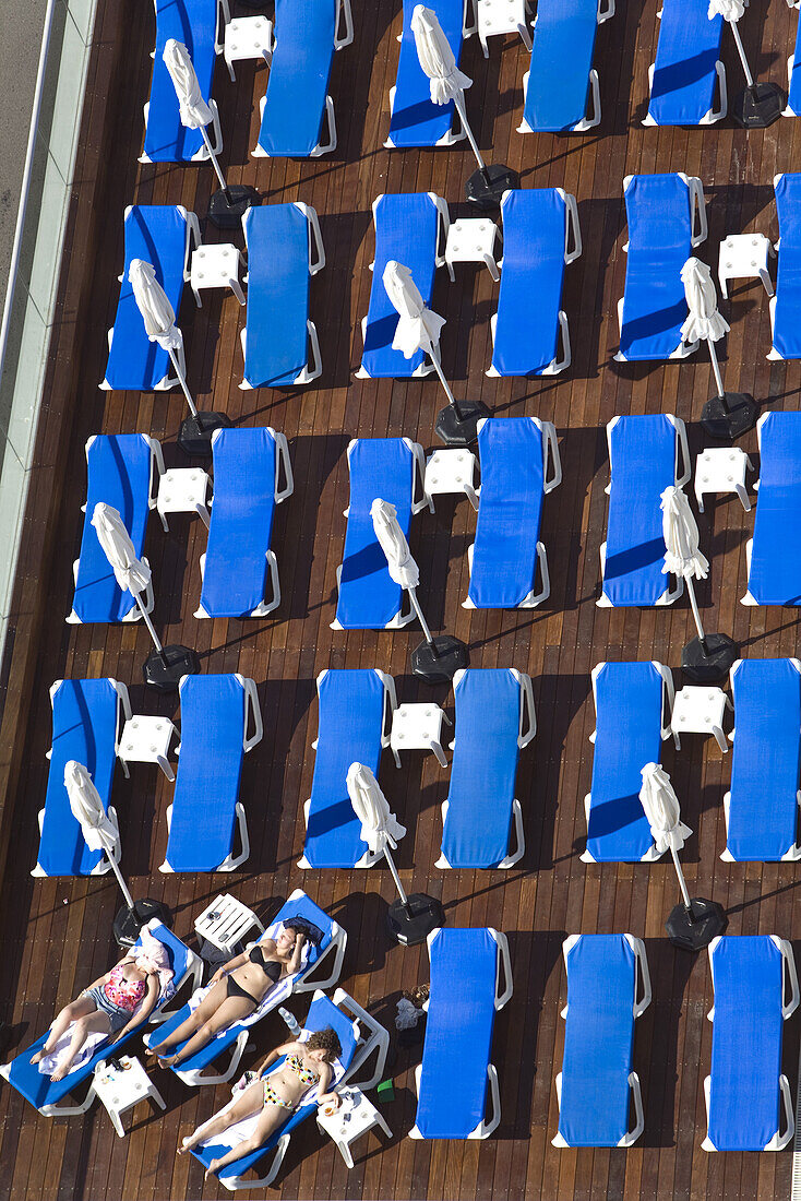 People on sunloungers at the Sheraton Hotel, Tel Aviv, Israel, Middle East