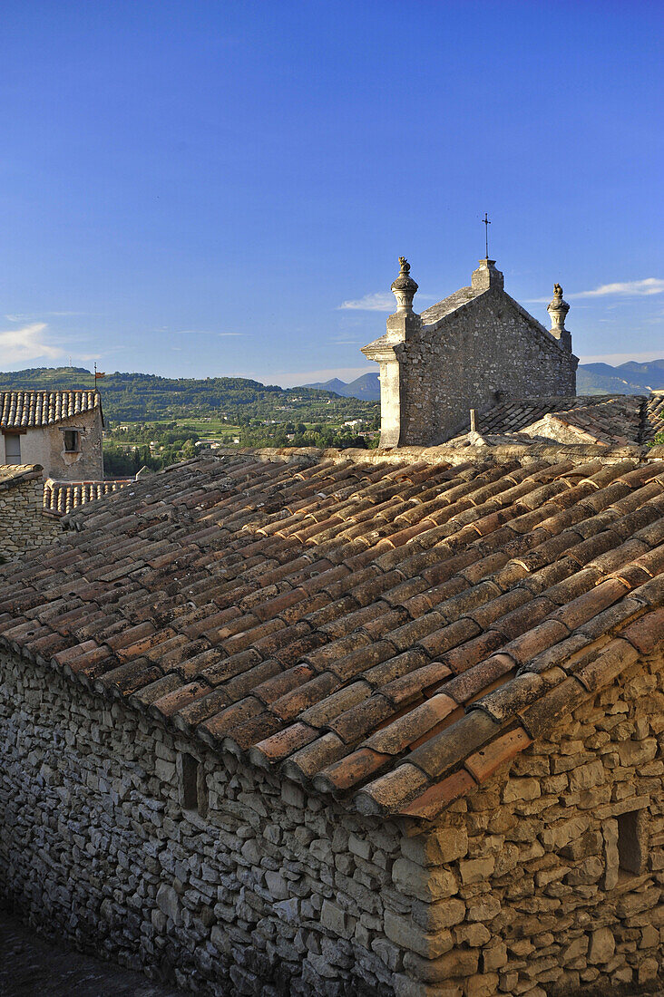 Dächer der mittelalterlichen Stadt Vaison la Romaine, Vaucluse, Provence, Frankreich, Europa