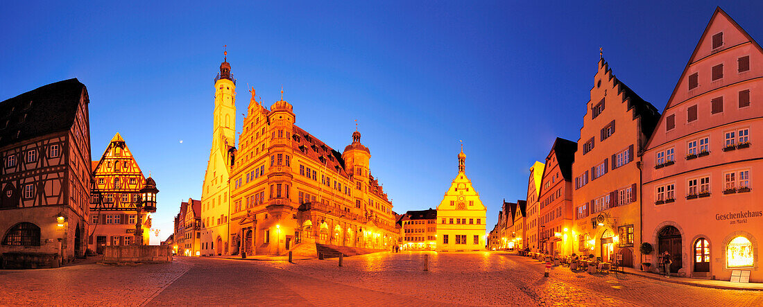 Panorama am Marktplatz, Nachtaufnahme, Rothenburg ob der Tauber, Bayern, Deutschland