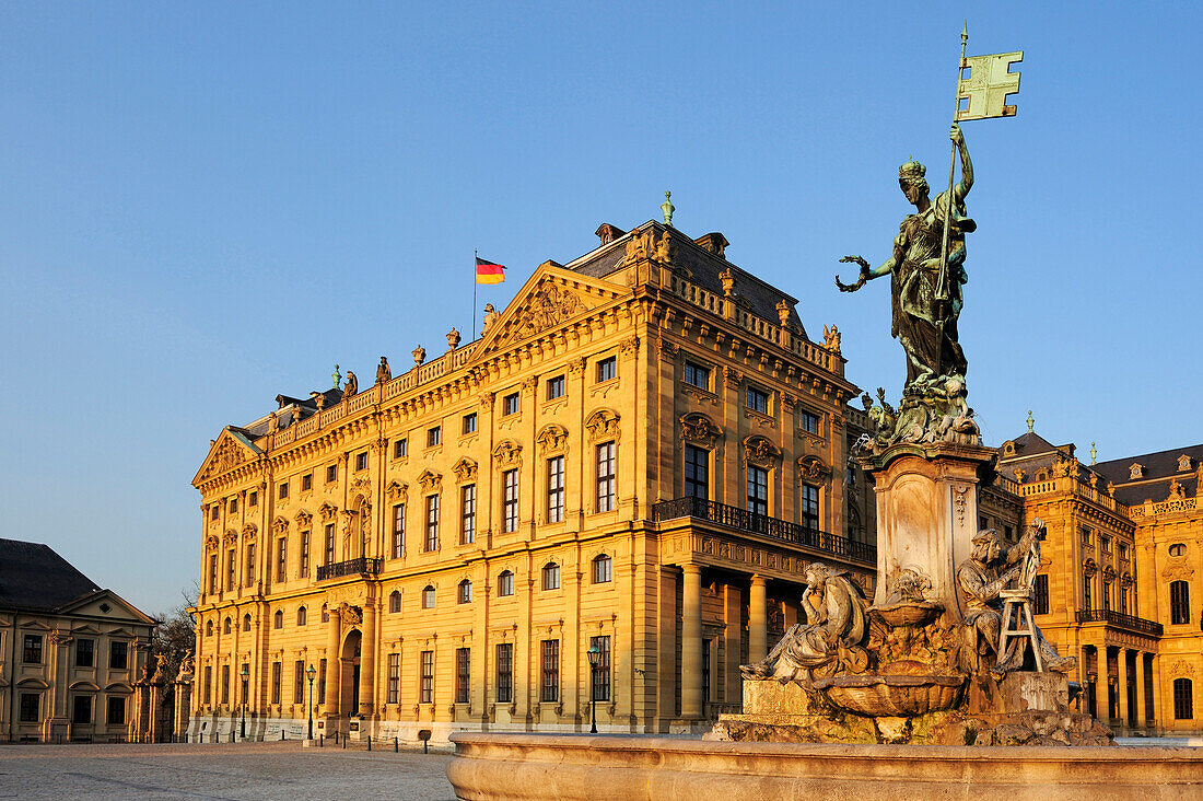 Fountain Frankoniabrunnen and Wuerzburger residence, Wuerzburg, UNESCO World Heritage Site Wuerzburg, Bavaria, Germany