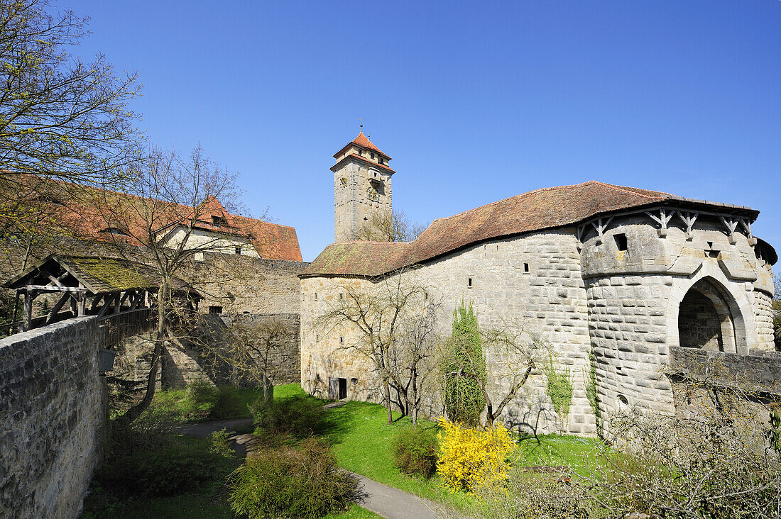 Spitalsbastei gate and moat, city walls, Rothenburg ob der Tauber, Bavaria, Germany