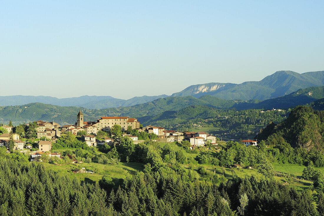 Mountain village, Alpi Apuane nature reserve park, Alpi Apuane, Apennines, Tuscany, Italy