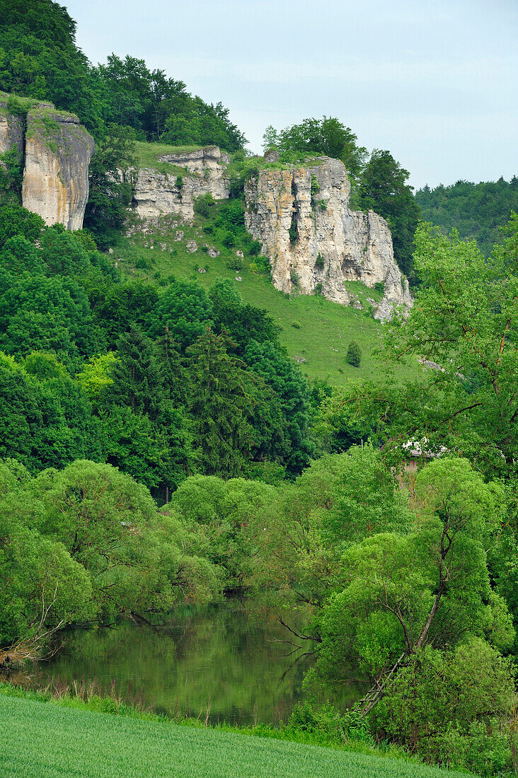 Felsformationen Im Altmühltal, … – Bild Kaufen – 70305707 Lookphotos