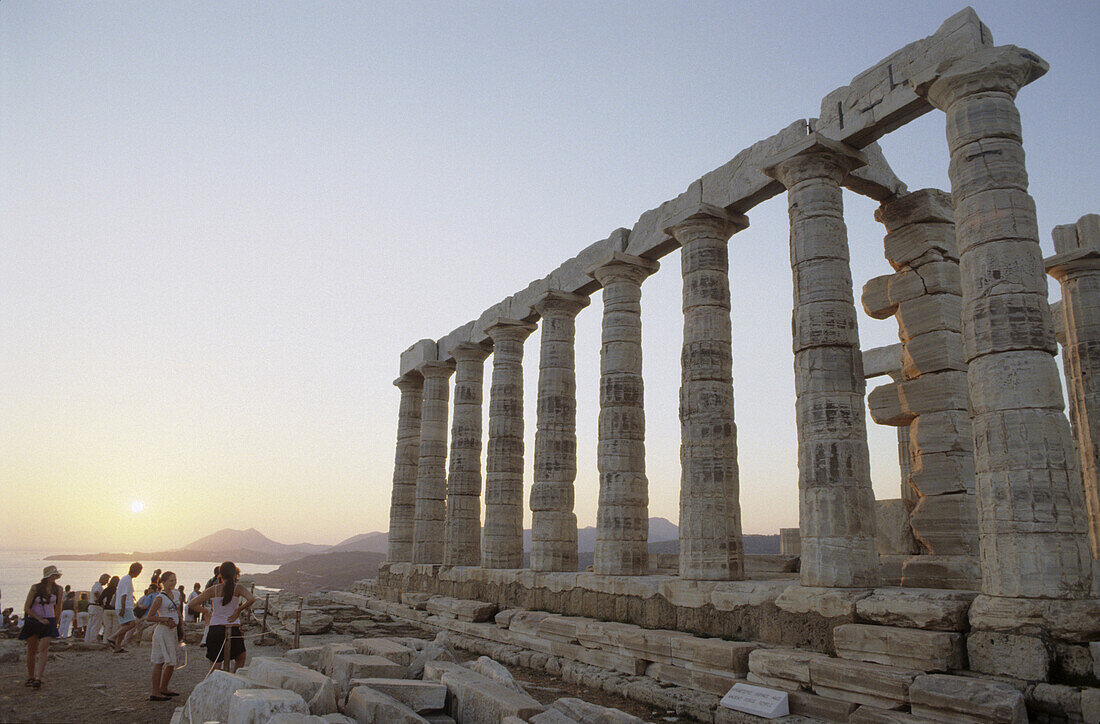 Poseidon Tempel, Kap Sounion bei Sonnenuntergang, Mittelmeer, Griechenland, Europa