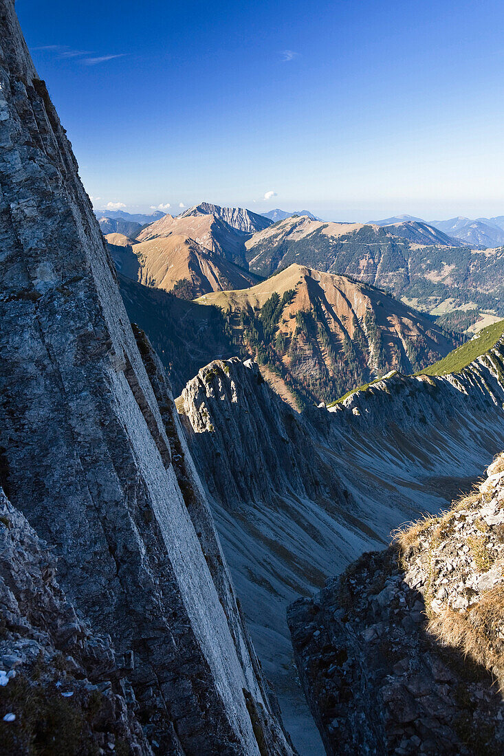 Blick von der Montscheinspitze über Vorkarwendel, Tirol, Österreich