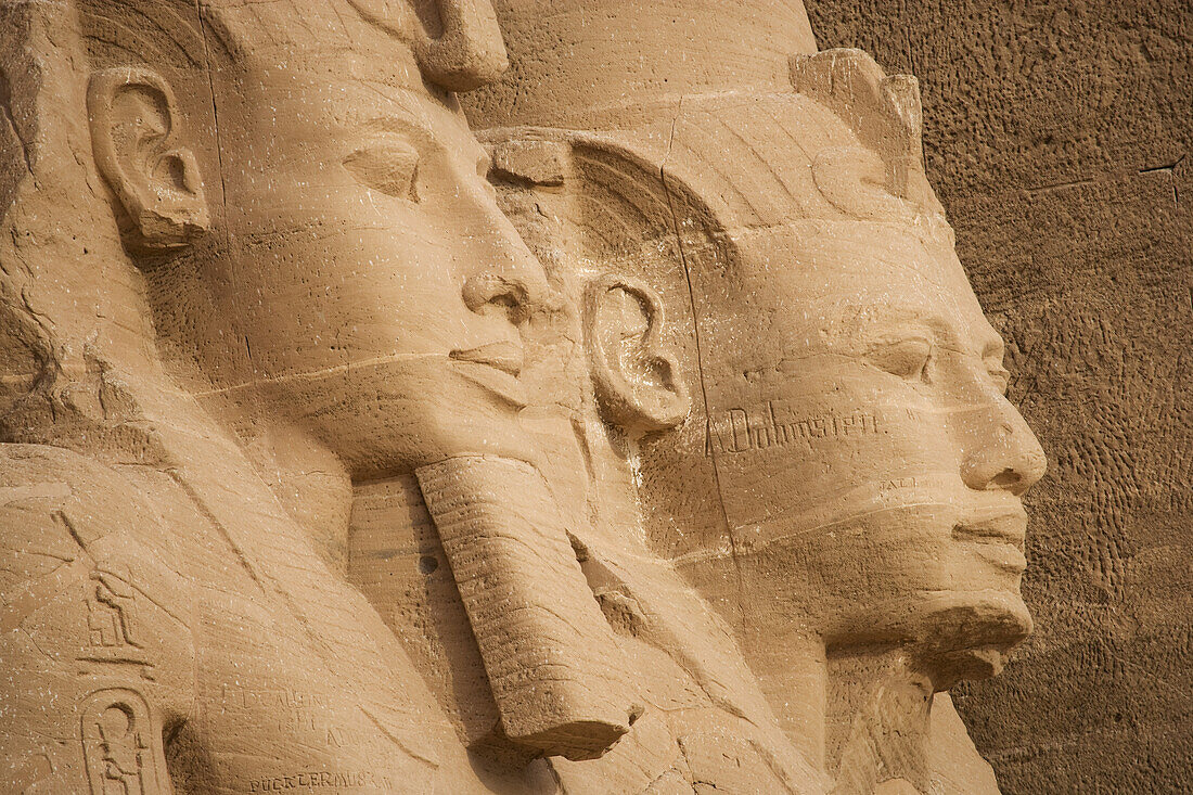 Kolossalstatuen am Großen Tempel Ramses II., Abu Simbel, Ägypten, Afrika