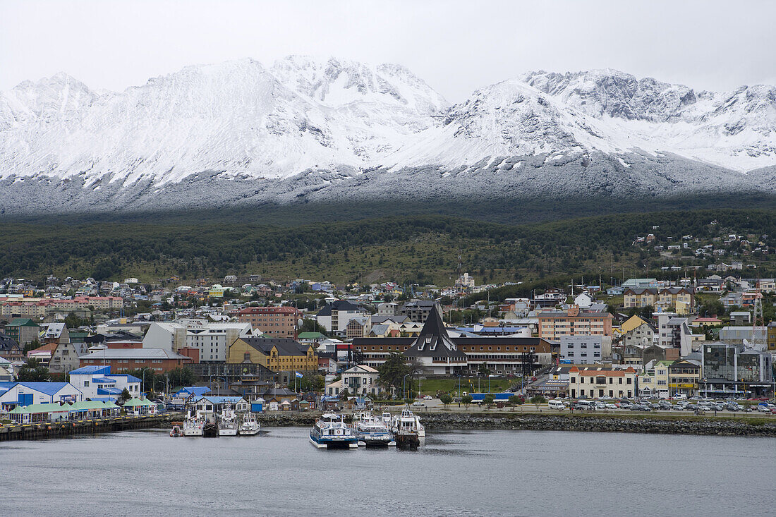 City of Ushuaia in front of snow covered mountains, Ushuaia, Tierra del Fuego, Patagonia, Argentina, South America, America