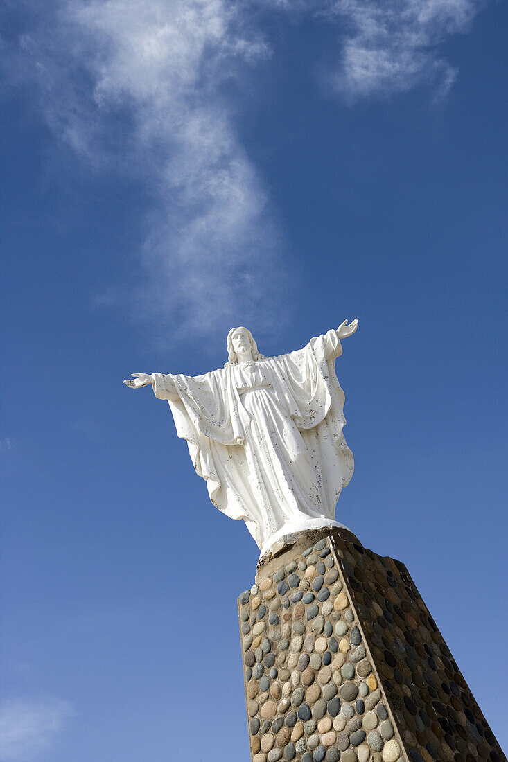 Blick auf Christus Statue am Eingang zum Peninsula Valdes Nationalpark, Valdes Halbinsel, Patagonien, Argentinien, Südamerika, Amerika