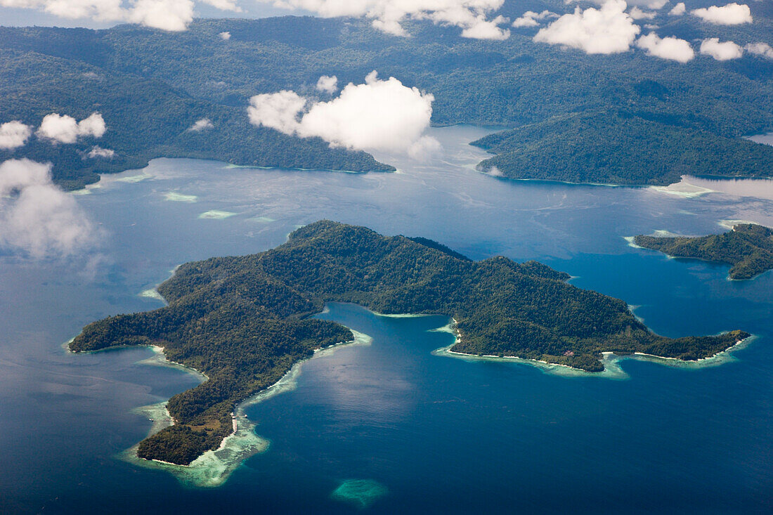 Inseln vor Sorong, Raja Ampat, West Papua, Indonesien