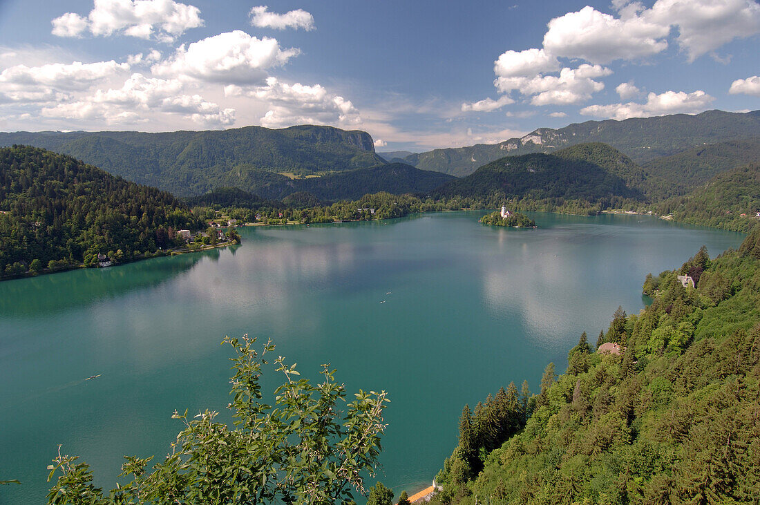 Blick über den Bleder See, Veldeser See, Blejske Jezero, Bled, Veldes, Julische Alpen, Slowenien, Europa