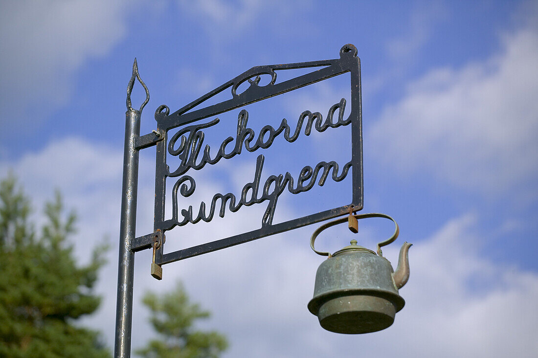 Sign Flickorna Lundgren, Kullahalvon, Skane, Sweden