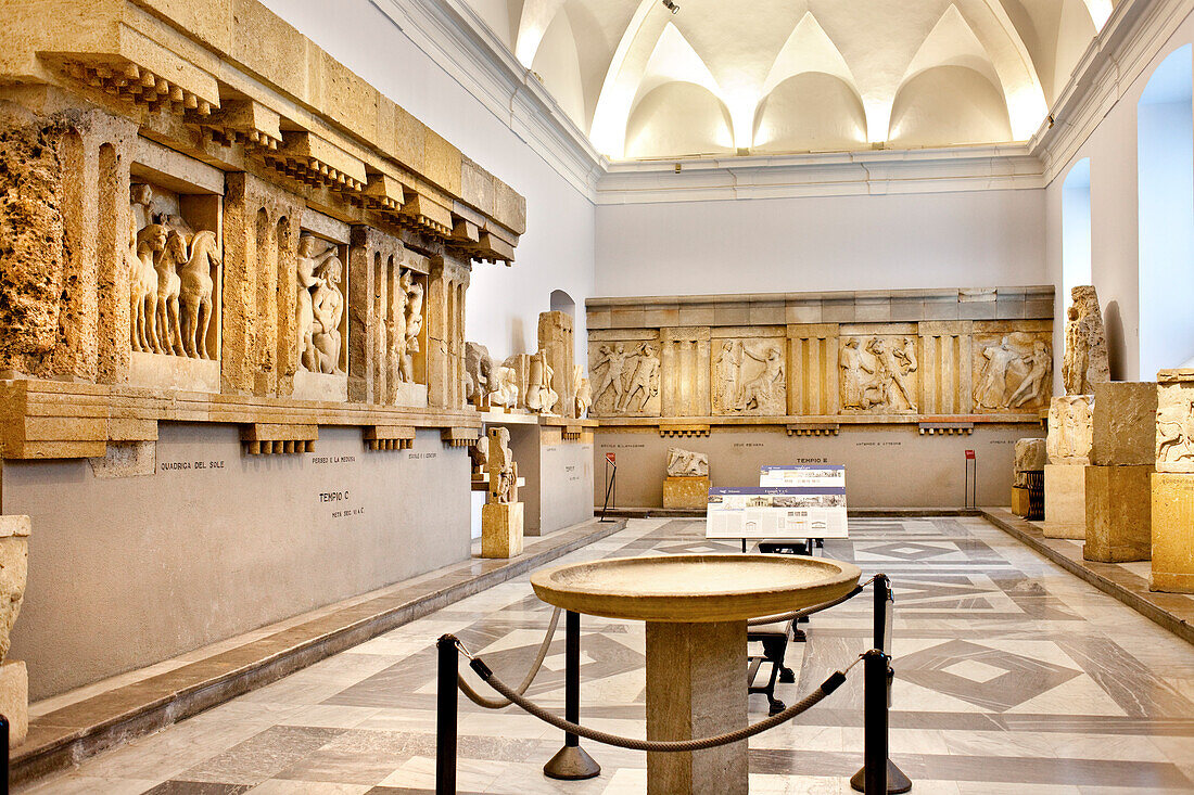 Metopensaal, Archäologisches Museum, Palermo, Sizilien, Italien, Europa