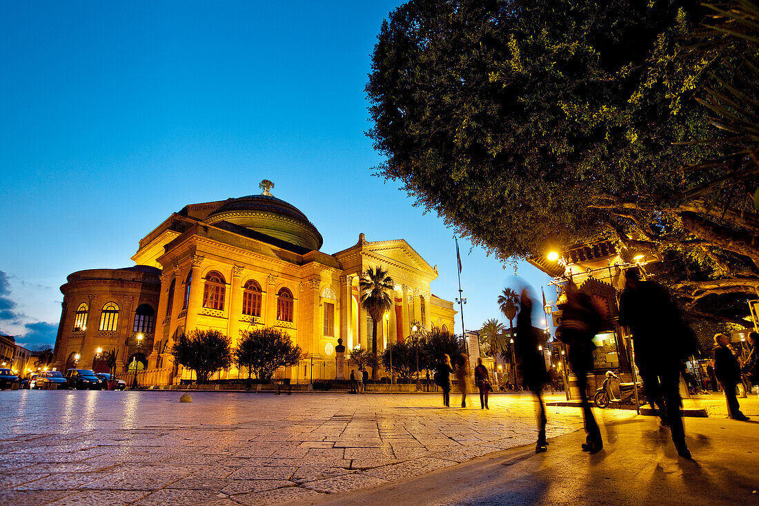 Nachtaufnahme, Teatro Massimo, Palermo, Sizilien, Italien, Europa