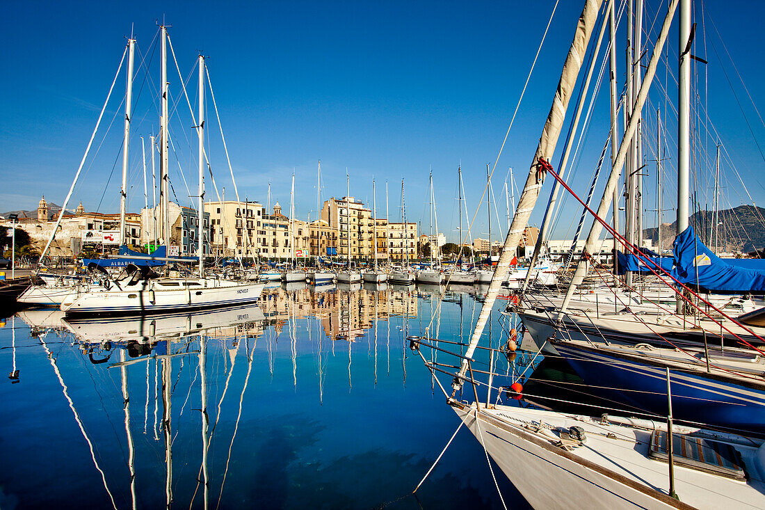 Marina la Cala, Palermo, Sicily, Italy – License image – 70306783 ...