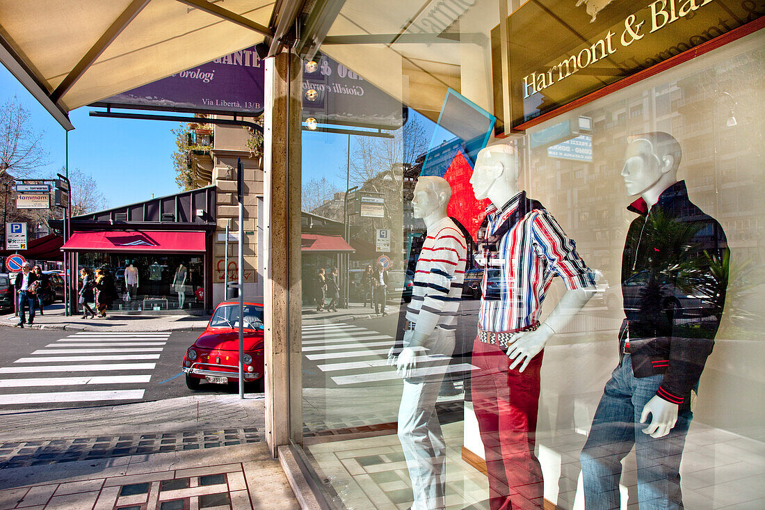 Modeboutique mit Schaufensterpuppen, Via Liberta, Palermo, Sizilien, Italien, Europa