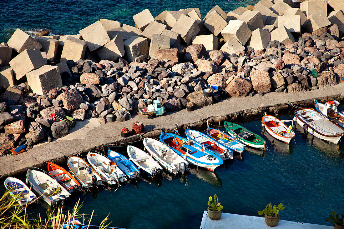 Hafen, Malfa, Salina, Liparische Inseln, Sizilien, Italien