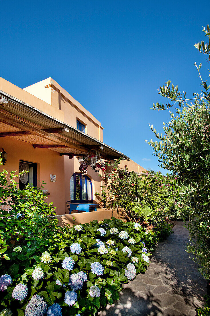 Wohnhaus, Hotel Signum, Malfa, Salina, Liparische Inseln, Sizilien, Italien