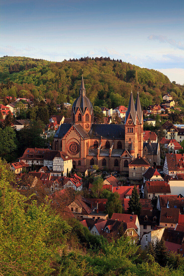 Blick über den Ort zum Dom, Dom der Bergstraße, Pfarrkirche St. Peter, Heppenheim, Hessische Bergstraße, Hessen, Deutschland