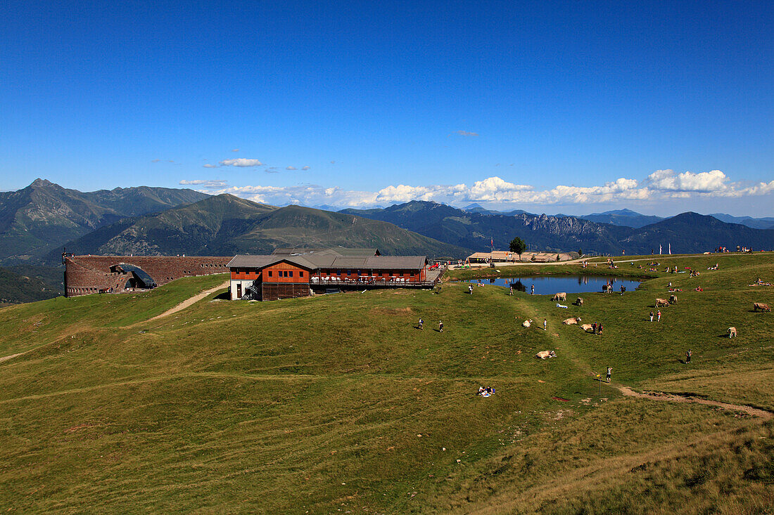 Alpe Foppa, Bergwanderung zum Monte Tamaro, Tessin, Schweiz